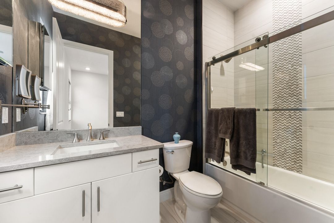 Activo con contrato: $829,900 (3 camas, 3 baños, 2766 Pies cuadrados)