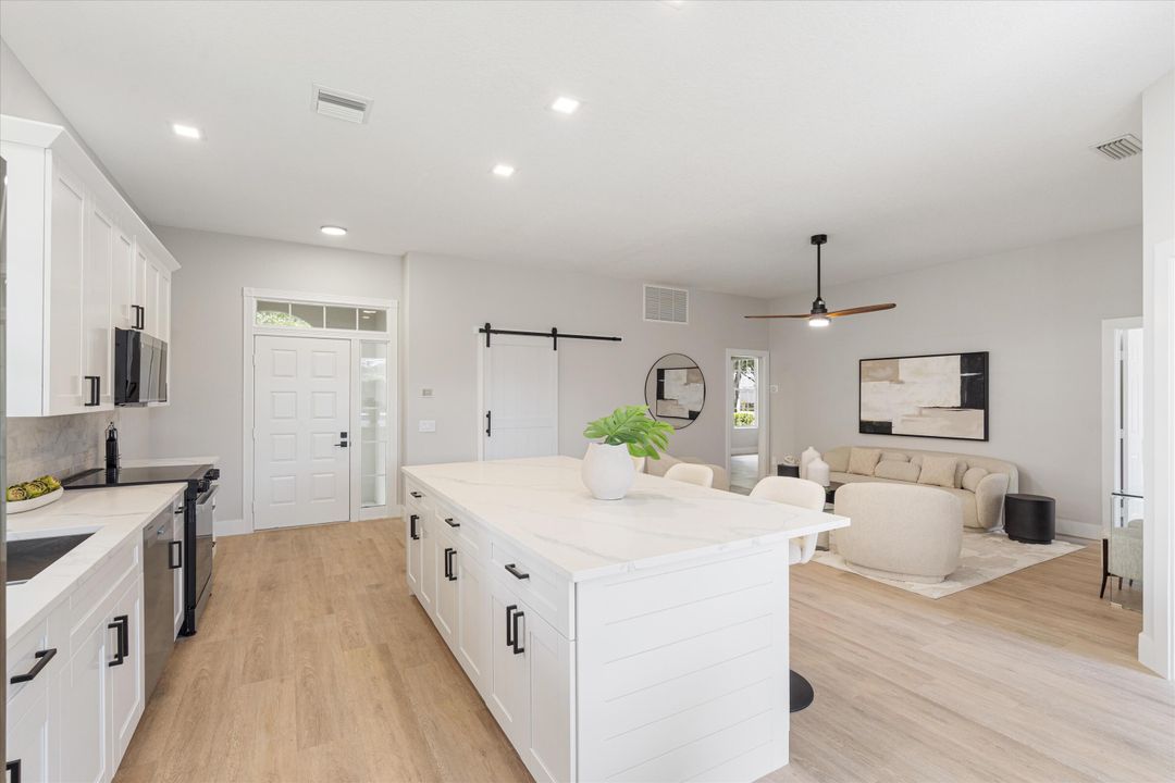 En Venta: $695,000 (3 camas, 2 baños, 1552 Pies cuadrados)