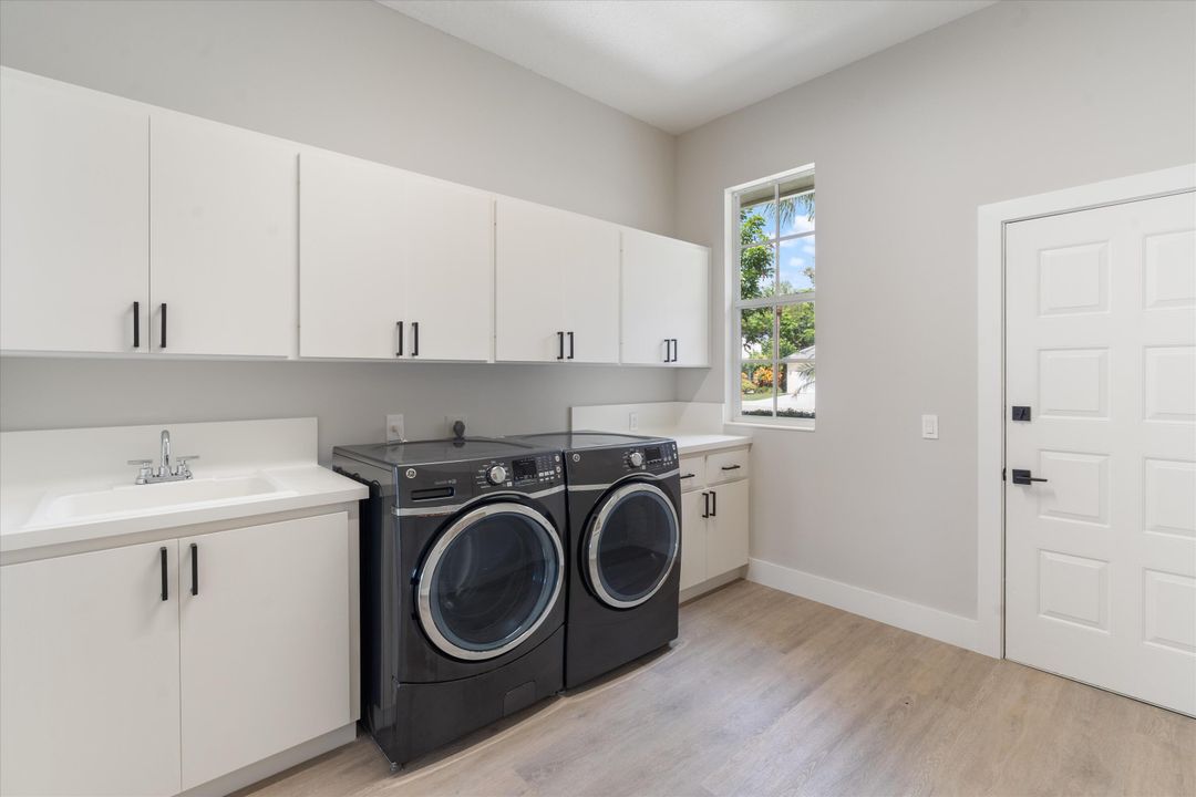 En Venta: $695,000 (3 camas, 2 baños, 1552 Pies cuadrados)