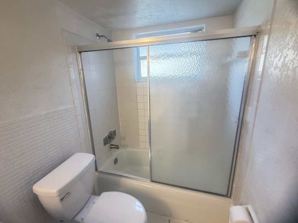 合同活跃: $1,650 (2 贝兹, 1 浴室, 1100 平方英尺)