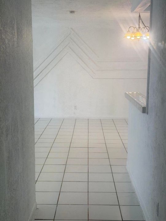 合同活跃: $1,650 (2 贝兹, 1 浴室, 1100 平方英尺)