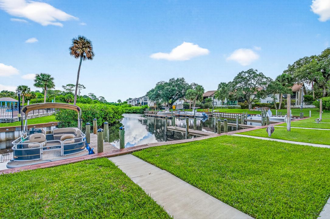 На продажу: $160,000 (2 спален, 2 ванн, 1272 Квадратных фут)