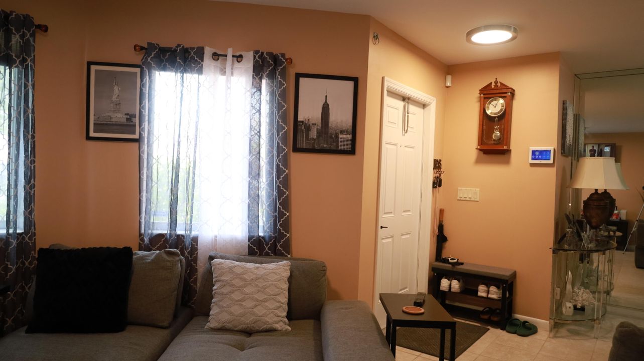 For Sale: $432,900 (3 beds, 3 baths, 1468 Square Feet)