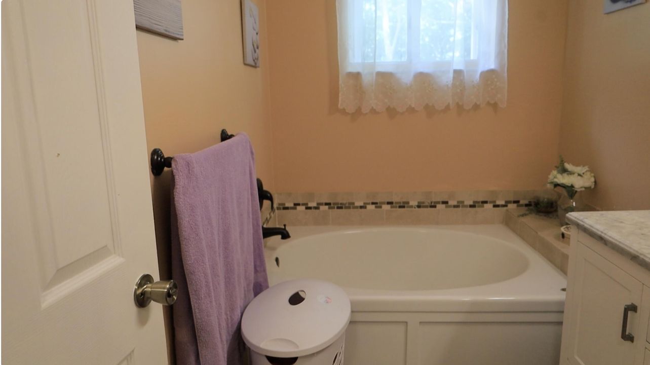 For Sale: $432,900 (3 beds, 3 baths, 1468 Square Feet)