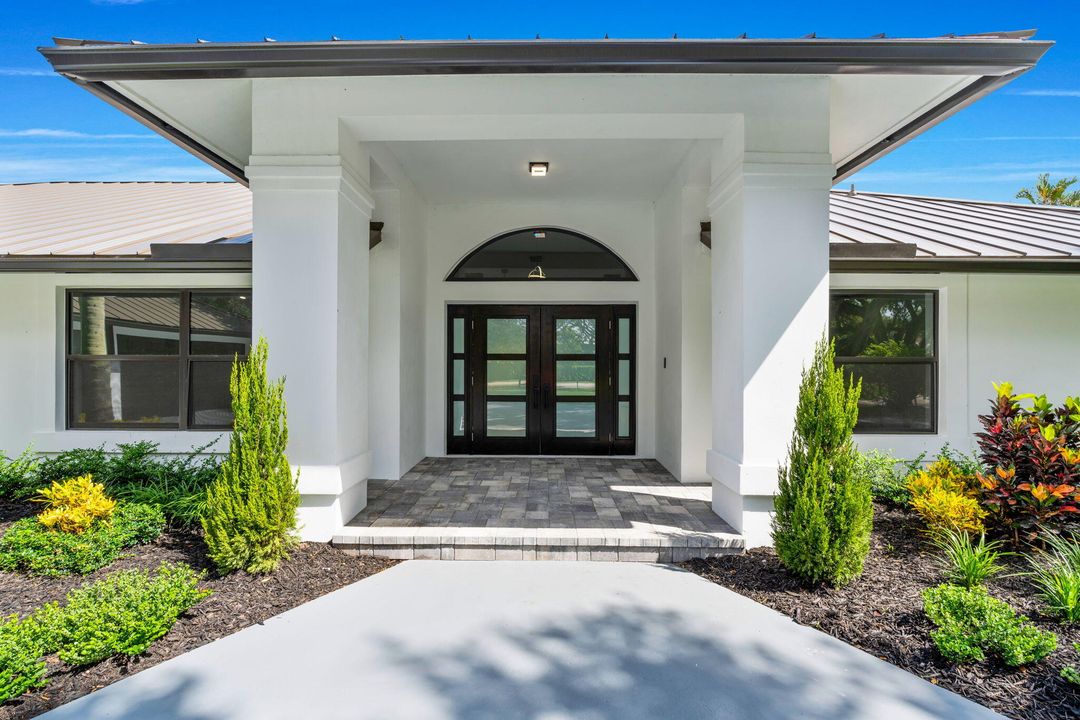 For Sale: $2,639,000 (5 beds, 3 baths, 3314 Square Feet)