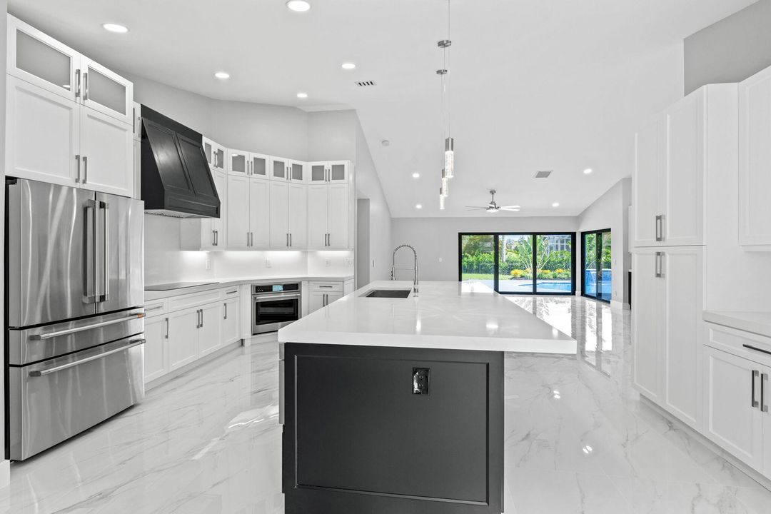 For Sale: $2,639,000 (5 beds, 3 baths, 3314 Square Feet)