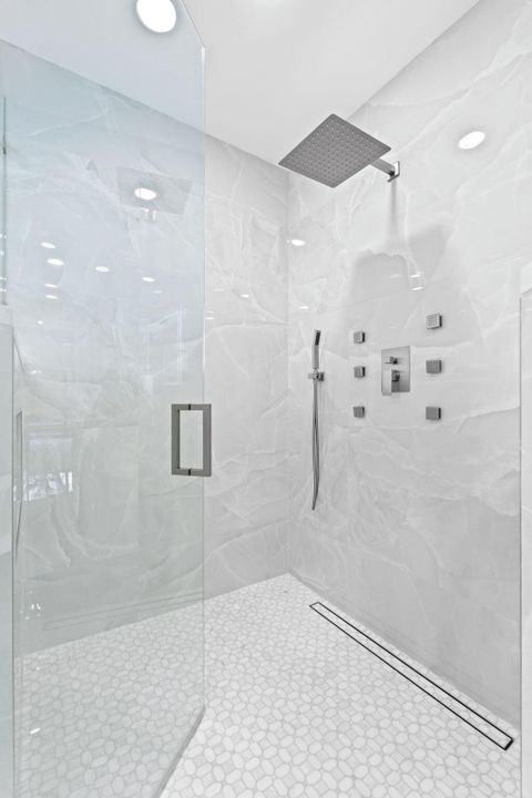 For Sale: $2,639,000 (5 beds, 3 baths, 3314 Square Feet)