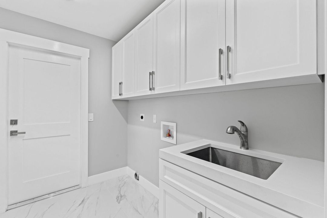 For Sale: $2,639,000 (5 beds, 3 baths, 3314 Square Feet)