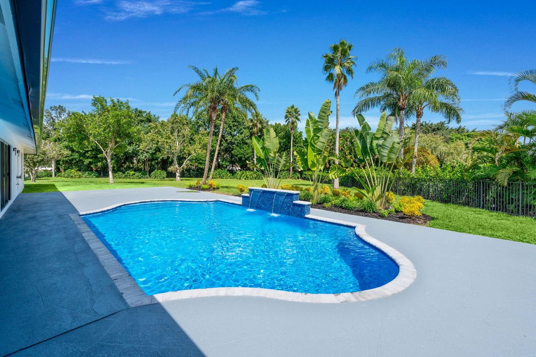 For Sale: $2,639,000 (5 beds, 3 baths, 3314 Square Feet)