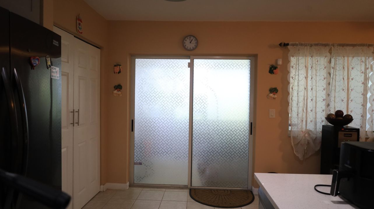 For Sale: $432,900 (3 beds, 3 baths, 1468 Square Feet)