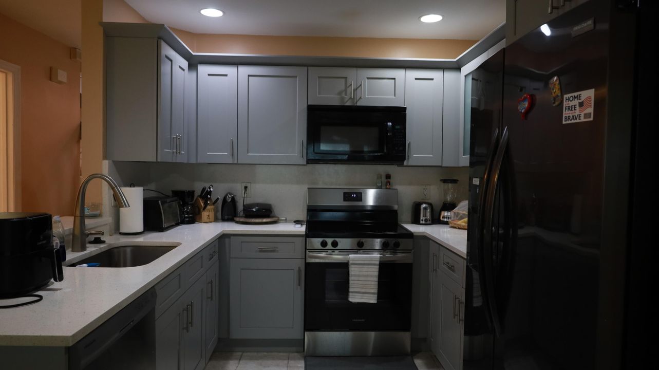 For Sale: $432,900 (3 beds, 3 baths, 1468 Square Feet)