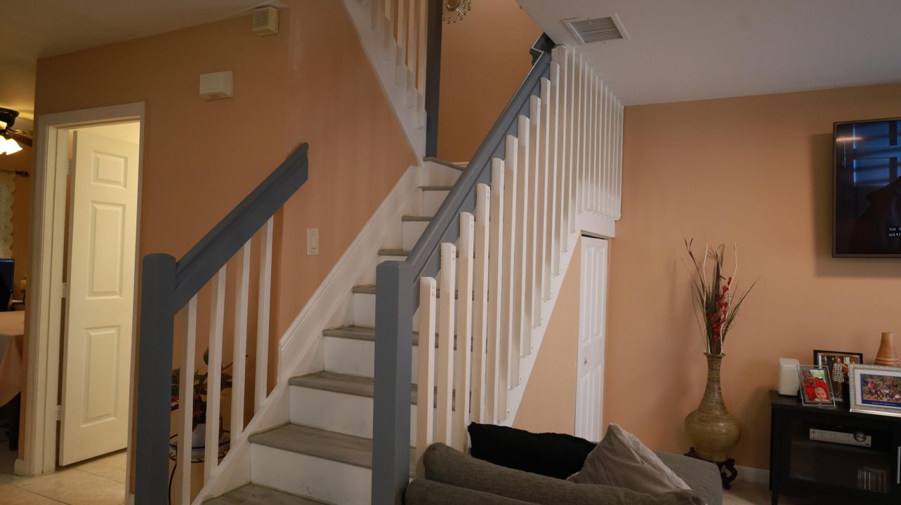 For Sale: $432,900 (3 beds, 3 baths, 1468 Square Feet)