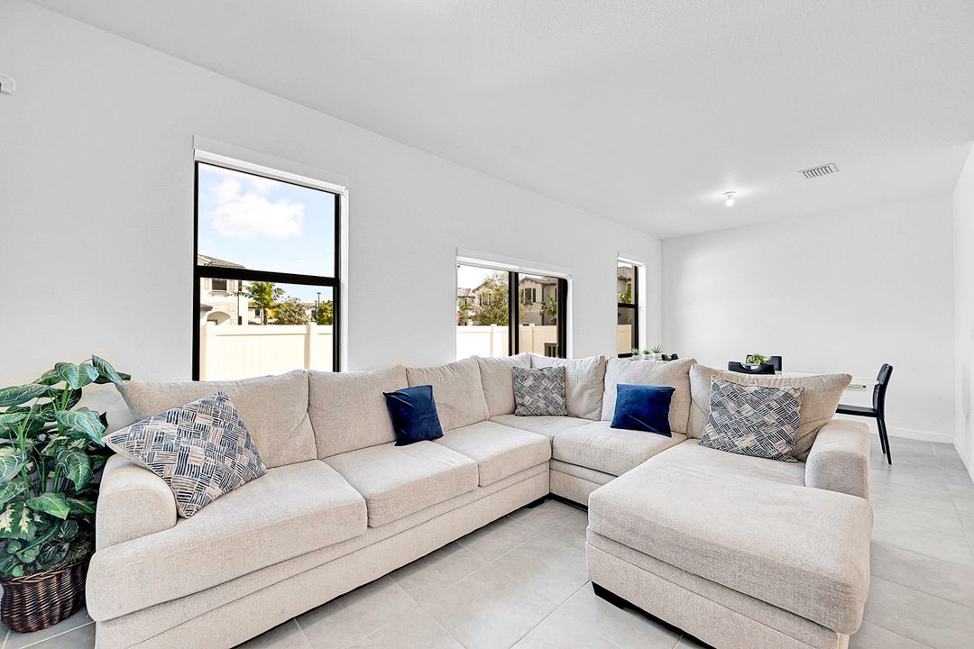 待售: $495,999 (3 贝兹, 2 浴室, 1419 平方英尺)