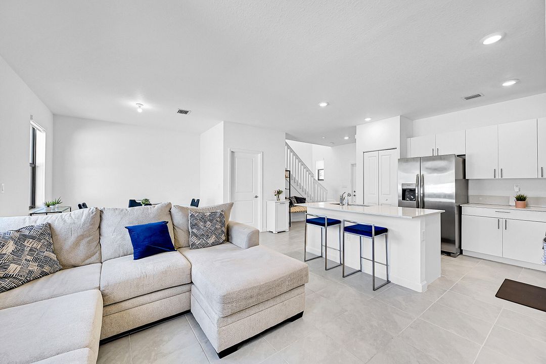 待售: $495,999 (3 贝兹, 2 浴室, 1419 平方英尺)