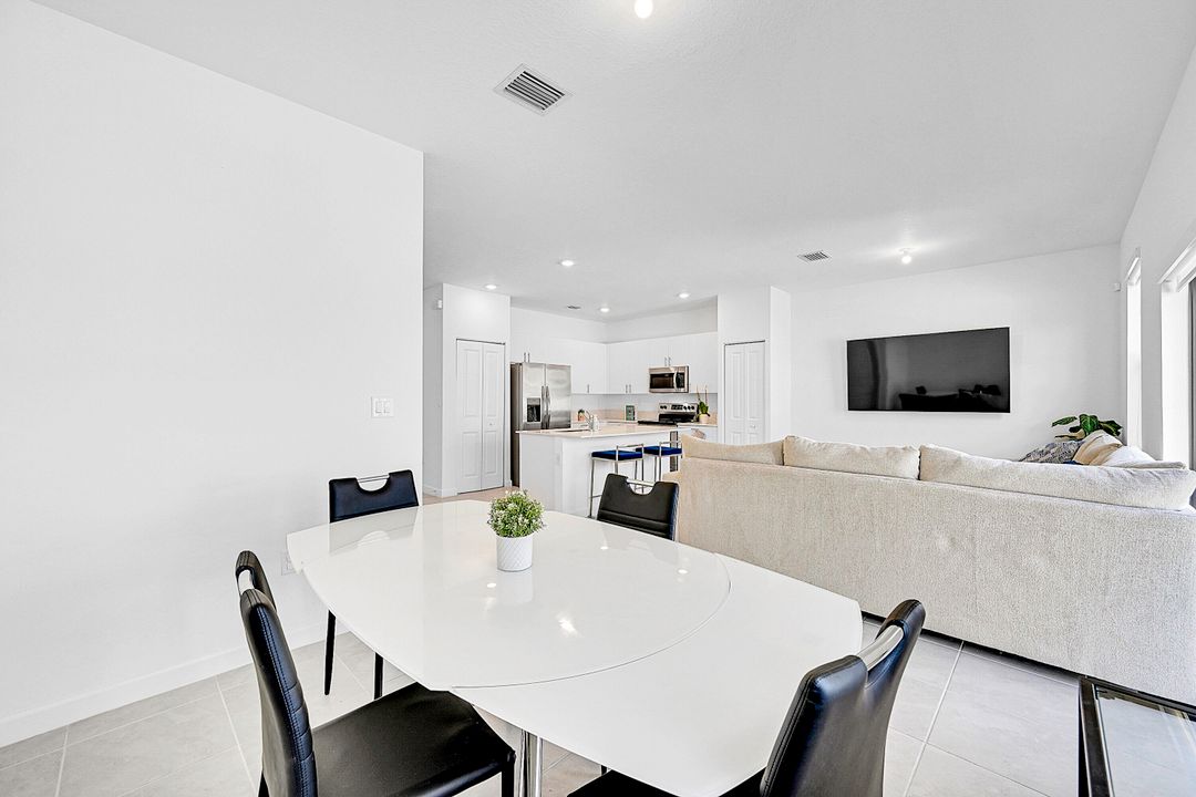 待售: $495,999 (3 贝兹, 2 浴室, 1419 平方英尺)