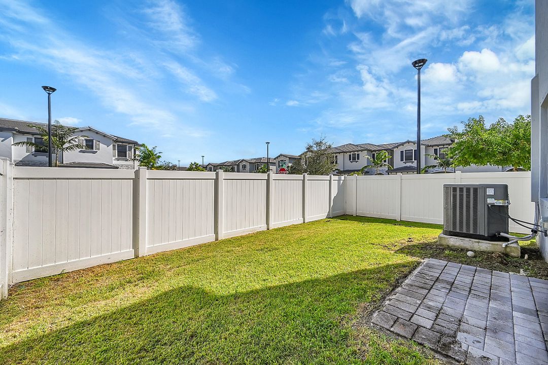 待售: $495,999 (3 贝兹, 2 浴室, 1419 平方英尺)