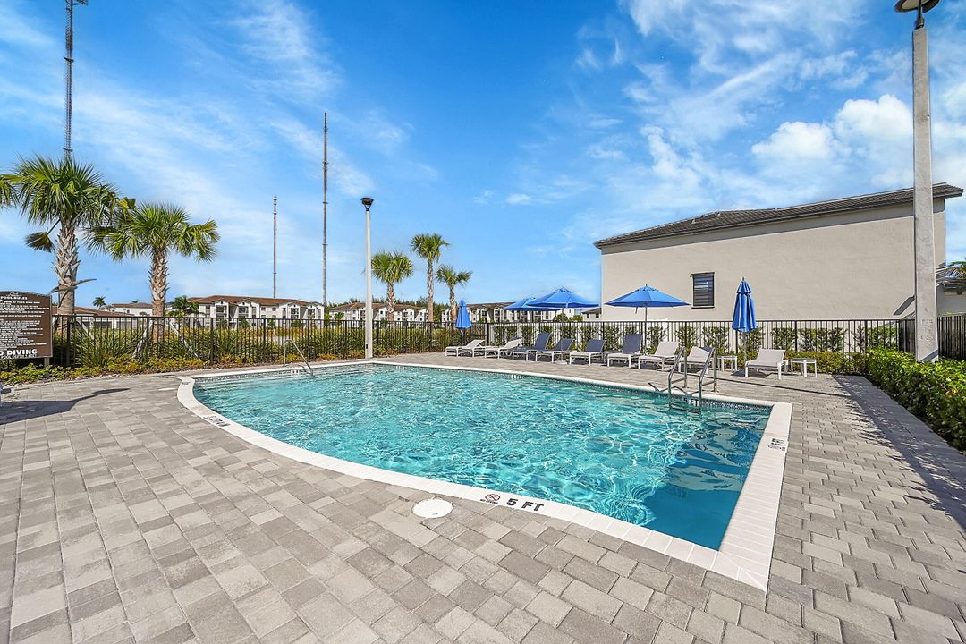 待售: $495,999 (3 贝兹, 2 浴室, 1419 平方英尺)