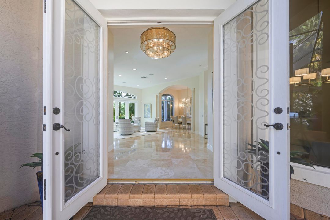 For Sale: $1,575,000 (5 beds, 4 baths, 3701 Square Feet)