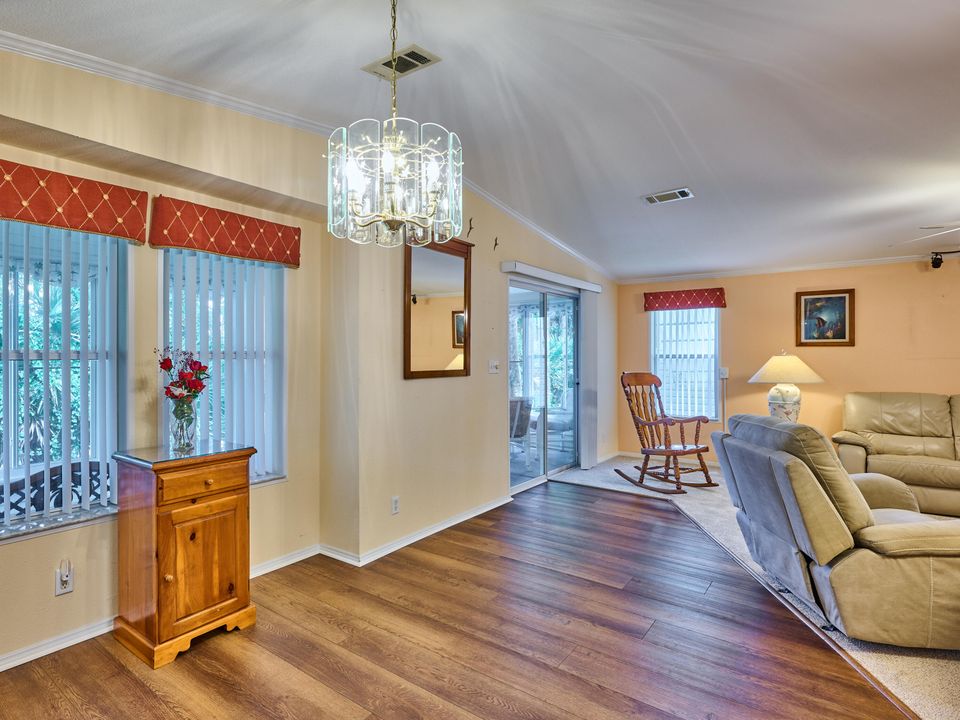 待售: $125,000 (3 贝兹, 2 浴室, 1560 平方英尺)