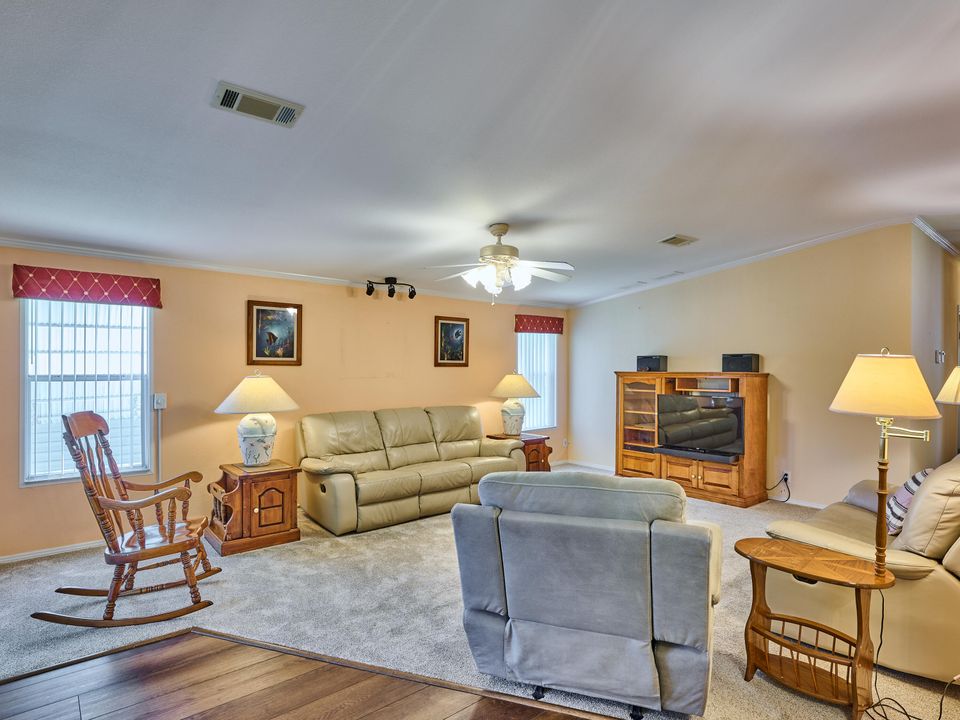 待售: $125,000 (3 贝兹, 2 浴室, 1560 平方英尺)