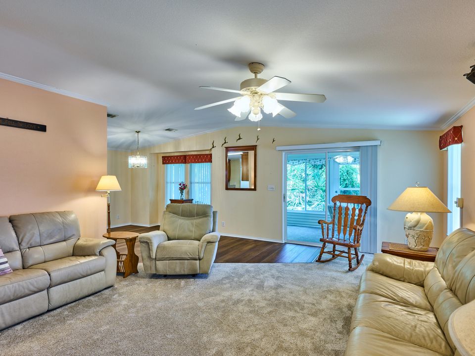 待售: $125,000 (3 贝兹, 2 浴室, 1560 平方英尺)