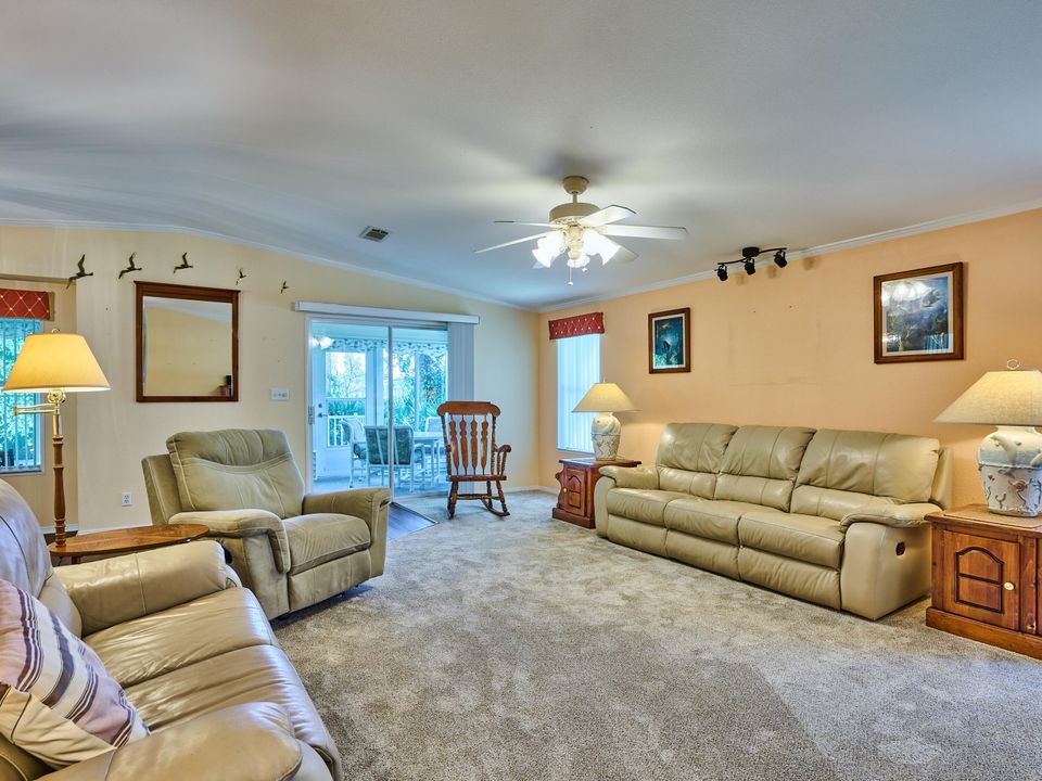 待售: $125,000 (3 贝兹, 2 浴室, 1560 平方英尺)