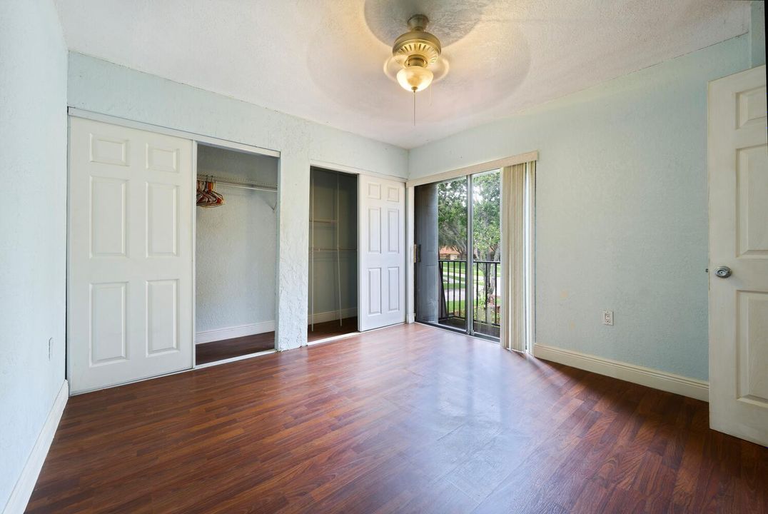 Под контрактом: $285,000 (3 спален, 3 ванн, 1488 Квадратных фут)