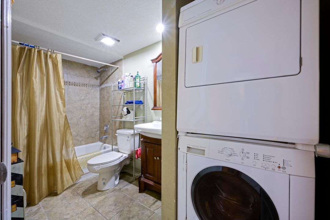 Под контрактом: $285,000 (3 спален, 3 ванн, 1488 Квадратных фут)