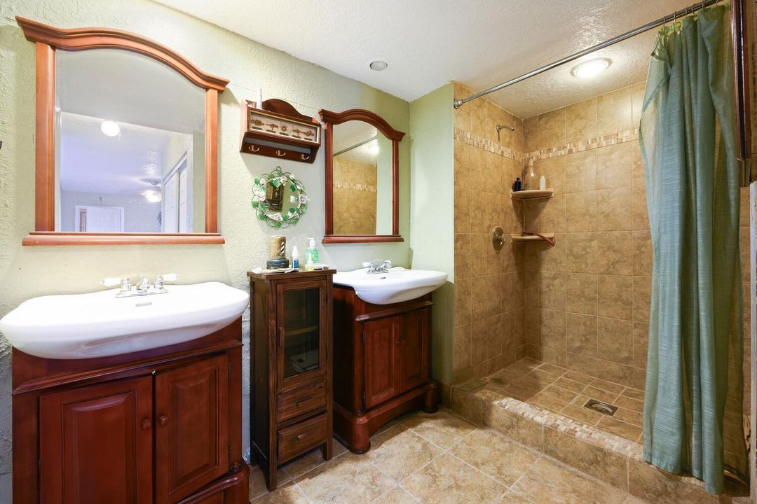 Под контрактом: $285,000 (3 спален, 3 ванн, 1488 Квадратных фут)