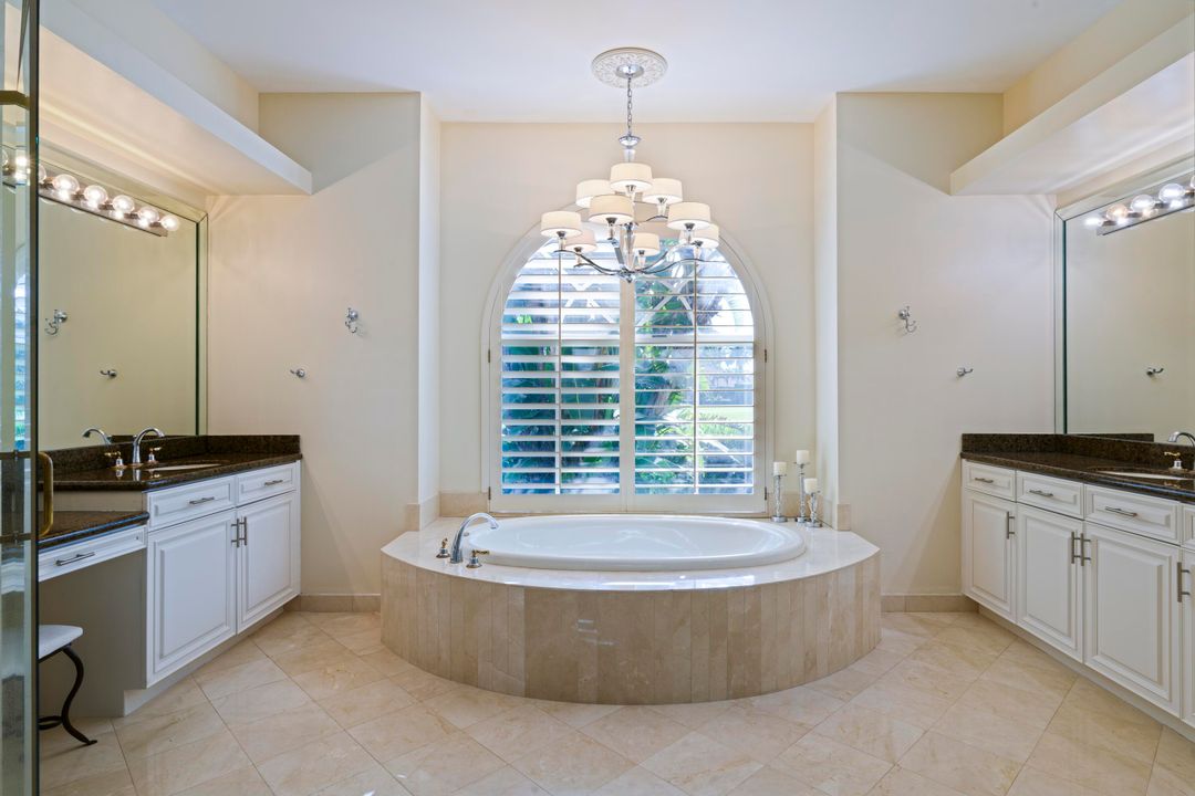 For Sale: $1,575,000 (5 beds, 4 baths, 3701 Square Feet)