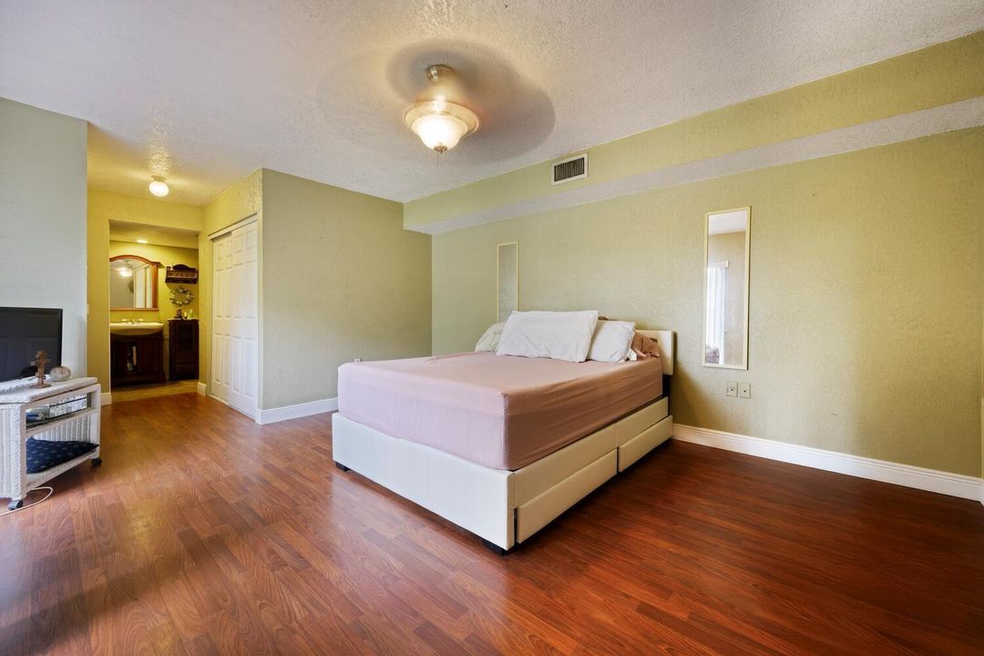 Под контрактом: $285,000 (3 спален, 3 ванн, 1488 Квадратных фут)