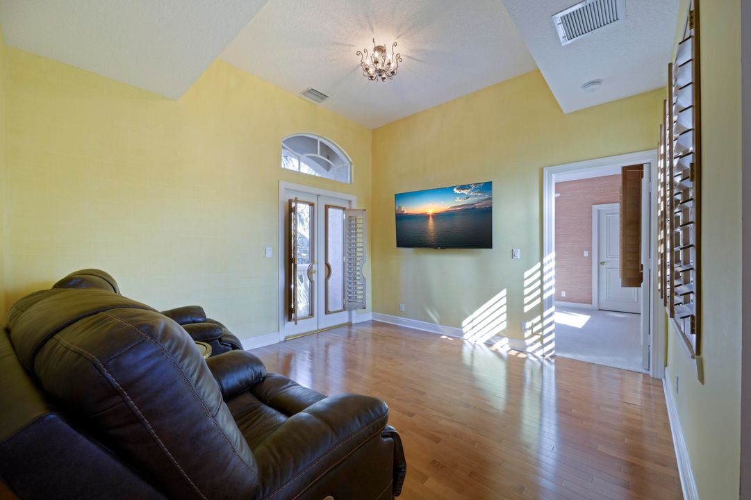 For Sale: $1,575,000 (5 beds, 4 baths, 3701 Square Feet)