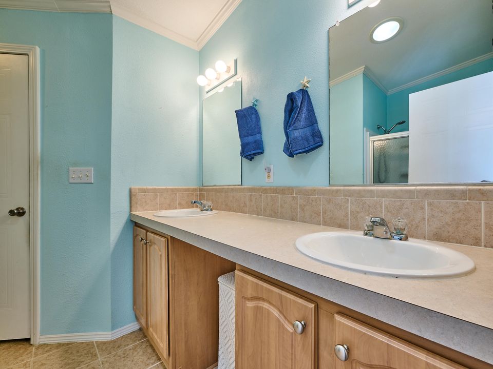 待售: $125,000 (3 贝兹, 2 浴室, 1560 平方英尺)