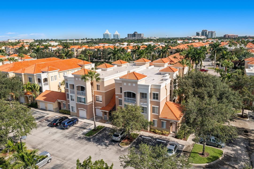 合同活跃: $2,075 (1 贝兹, 1 浴室, 815 平方英尺)