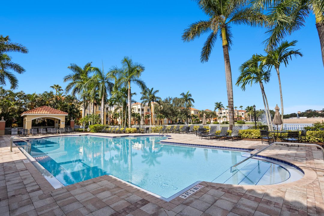 合同活跃: $2,075 (1 贝兹, 1 浴室, 815 平方英尺)