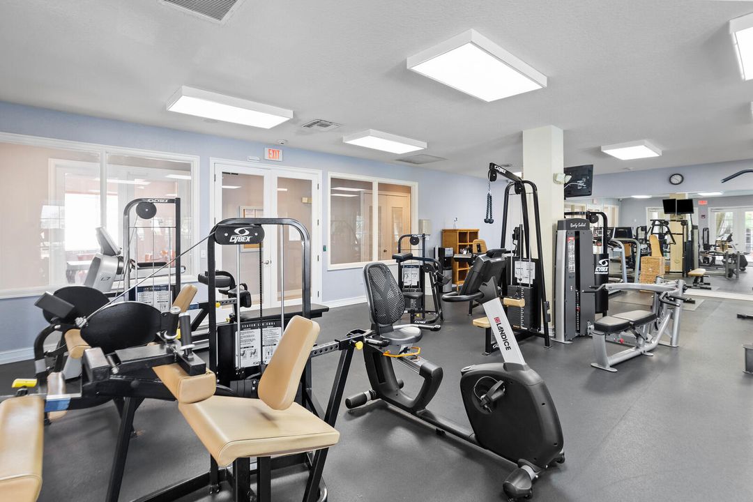 合同活跃: $2,075 (1 贝兹, 1 浴室, 815 平方英尺)