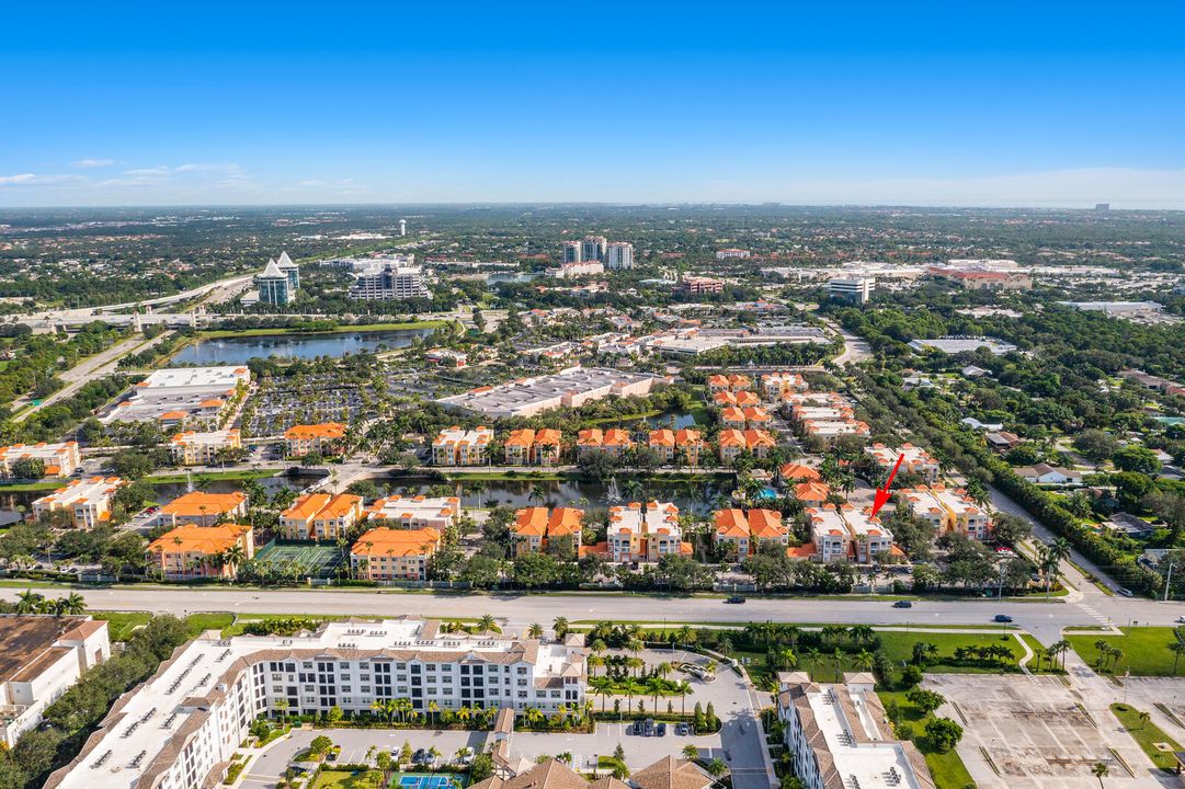 合同活跃: $2,075 (1 贝兹, 1 浴室, 815 平方英尺)