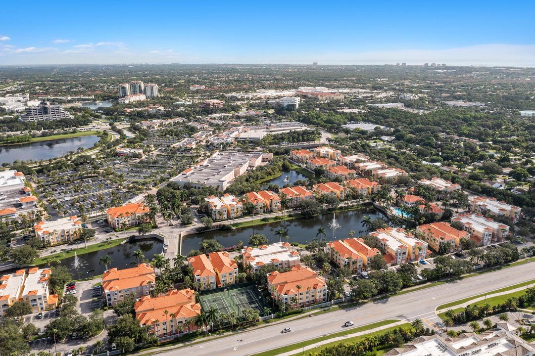 合同活跃: $2,075 (1 贝兹, 1 浴室, 815 平方英尺)