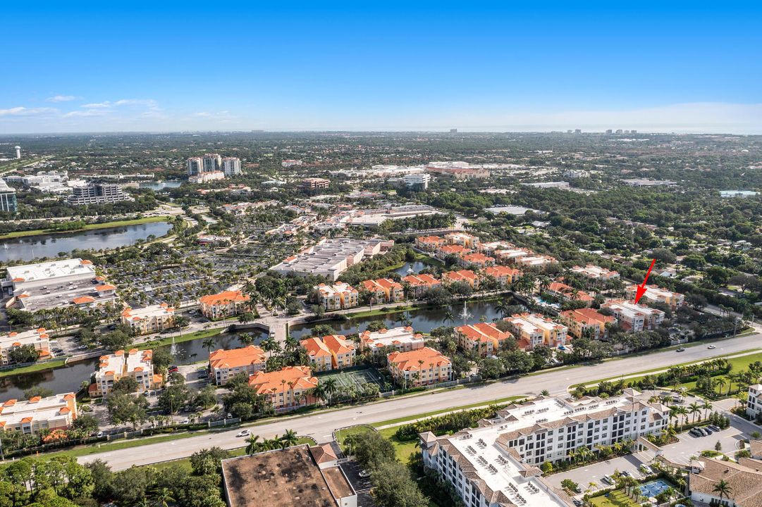 合同活跃: $2,075 (1 贝兹, 1 浴室, 815 平方英尺)