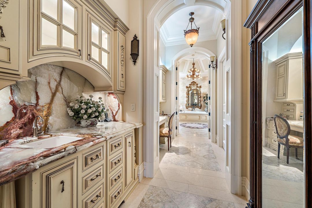 For Sale: $6,200,000 (3 beds, 5 baths, 5656 Square Feet)