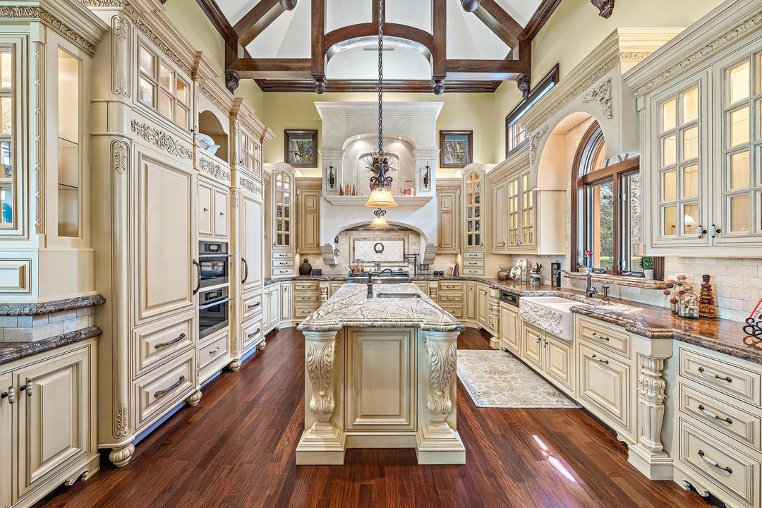 For Sale: $6,200,000 (3 beds, 5 baths, 5656 Square Feet)