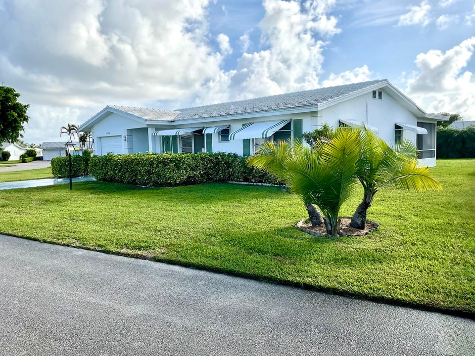 Recently Sold: $295,000 (2 beds, 2 baths, 1317 Square Feet)