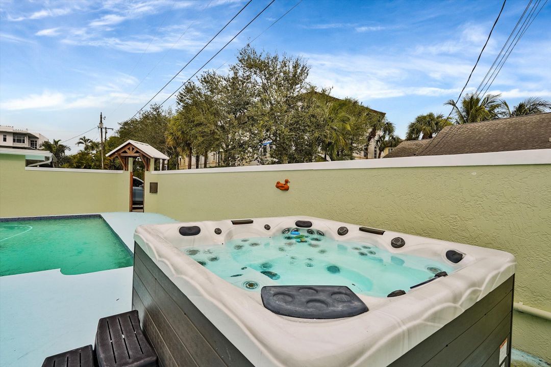 出租: $13,800 (4 贝兹, 2 浴室, 2087 平方英尺)