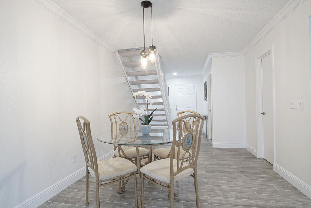 待售: $529,900 (2 贝兹, 2 浴室, 1520 平方英尺)