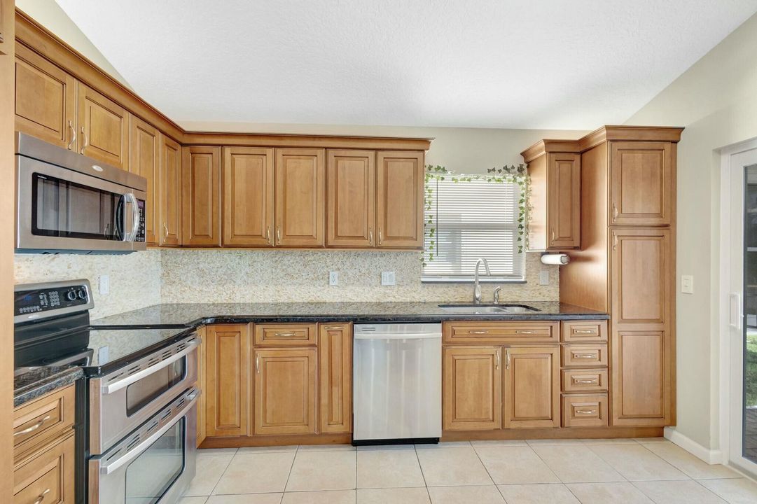 Activo con contrato: $599,999 (3 camas, 2 baños, 1339 Pies cuadrados)