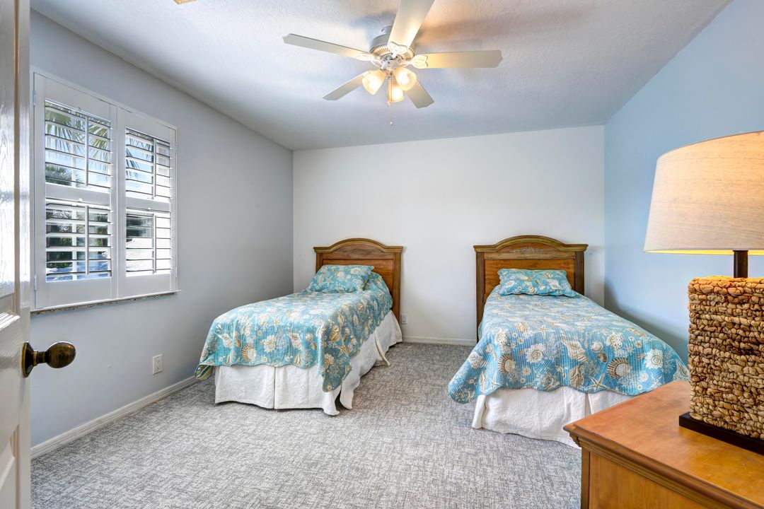 合同活跃: $12,000 (3 贝兹, 2 浴室, 2466 平方英尺)