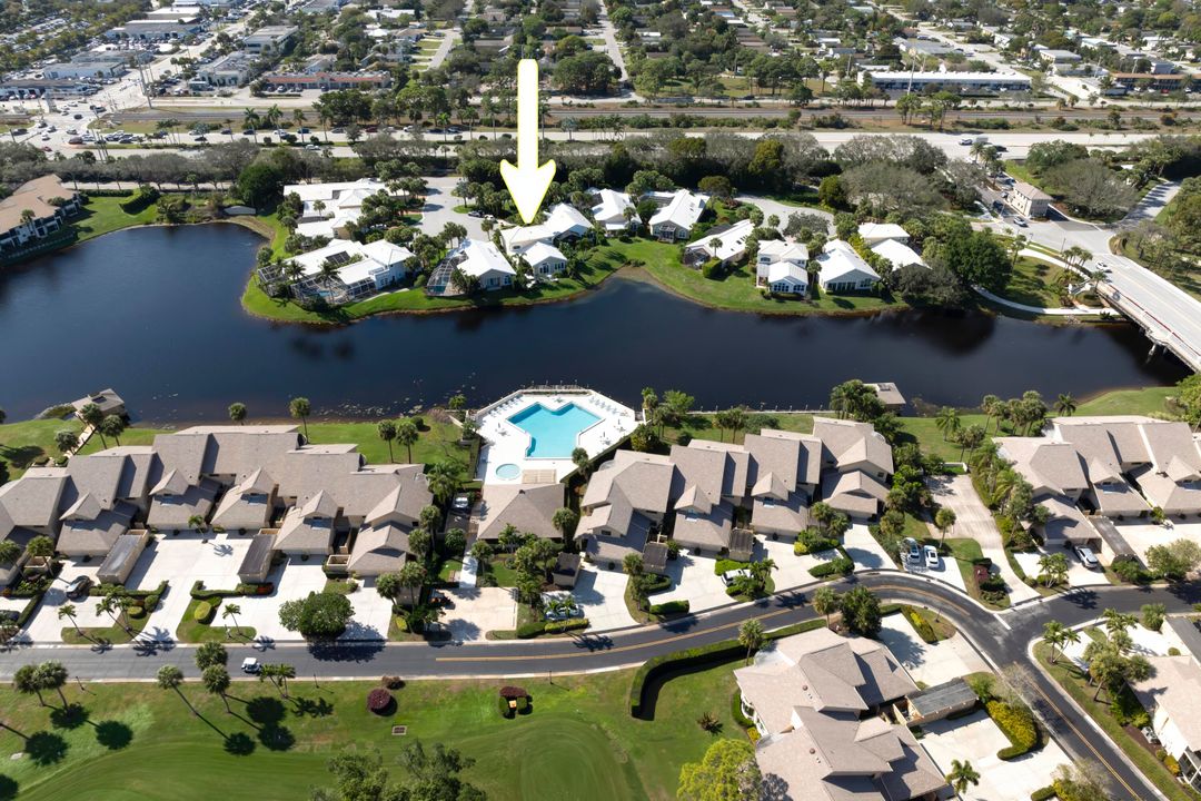 合同活跃: $12,000 (3 贝兹, 2 浴室, 2466 平方英尺)