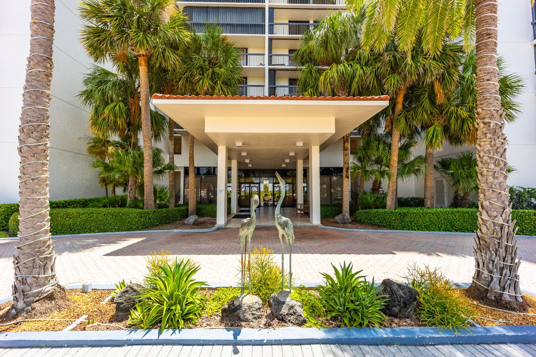 Activo con contrato: $329,000 (2 camas, 2 baños, 1207 Pies cuadrados)