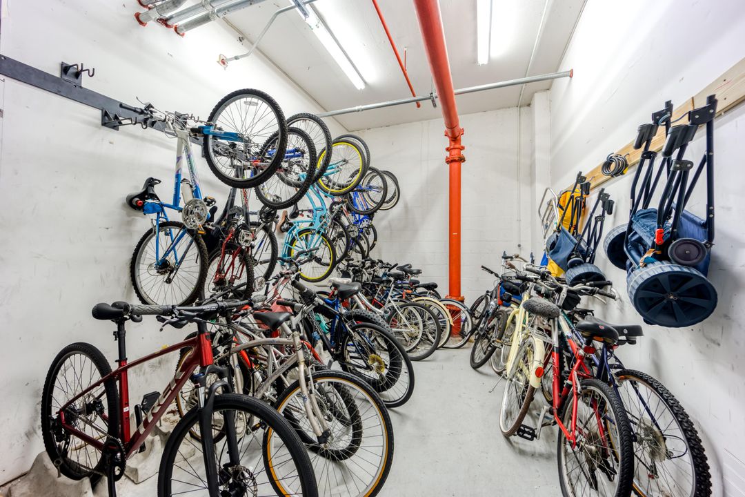 Activo con contrato: $329,000 (2 camas, 2 baños, 1207 Pies cuadrados)