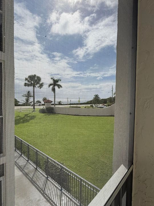 Под контрактом: $559,000 (2 спален, 2 ванн, 1186 Квадратных фут)